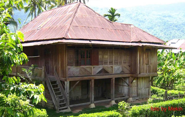 rumah adat sumatera-rumah nowou sesat