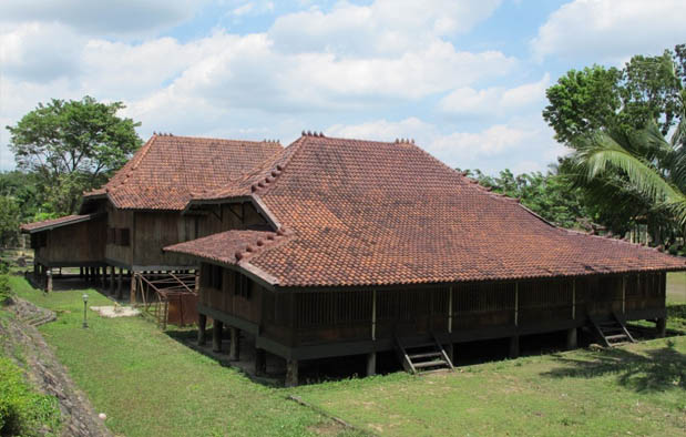 Rumah adat sumatera